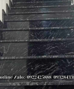 Đá cầu thang màu đen rừng cổ trắng