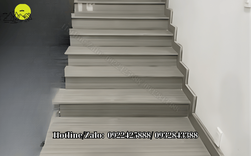 Đá ốp cầu thang xám