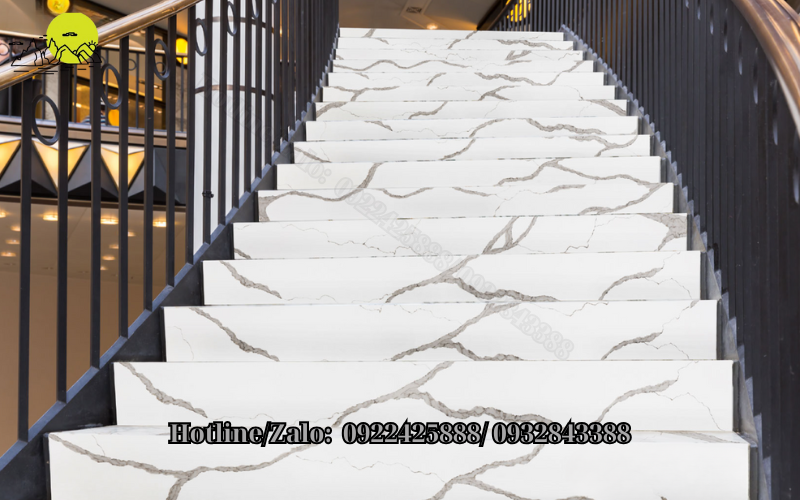 Đá ốp cầu thang màu trắng vân mây