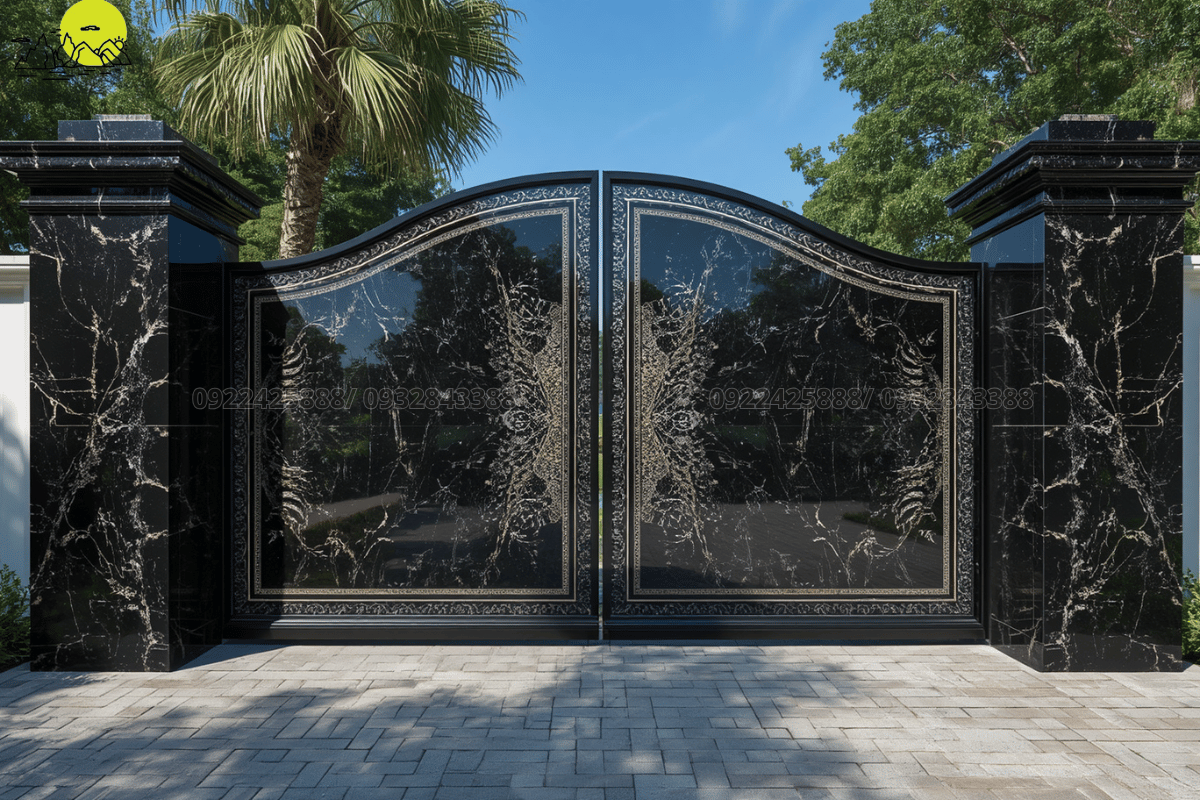 Hình ảnh thực tế hệ cột cổng đá Granite nhập khẩu phản chiếu ánh sáng lấp lánh sang quý