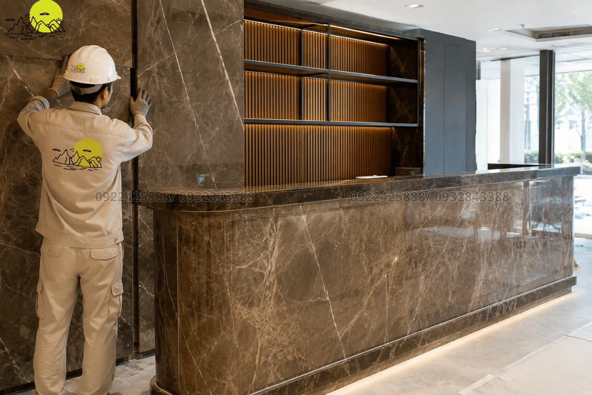 Quá trình thi công ốp đá marble nâu Tây Ban Nha cho quầy bar cổ điển